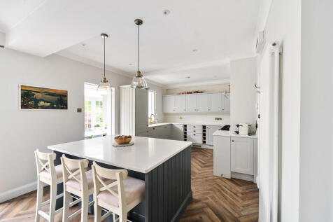 1300846-16-683eef...