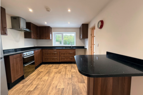 Kitchen (2)