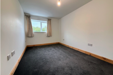 Bedroom 2 (2)