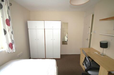 Bedroom 6b.JPG