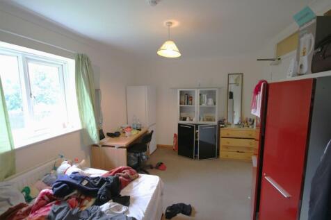 Bedroom 3b.JPG