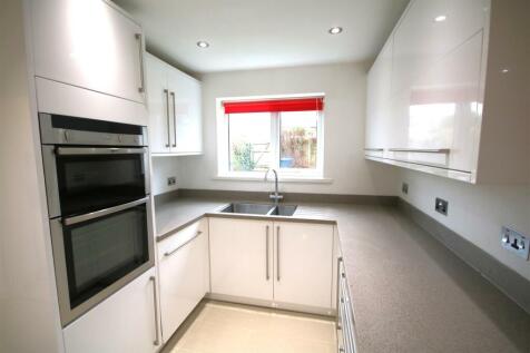 Kitchen b.JPG