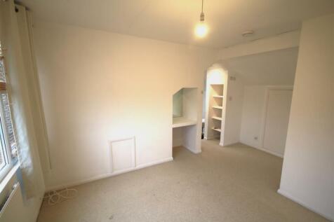 Bedroom 5b.JPG
