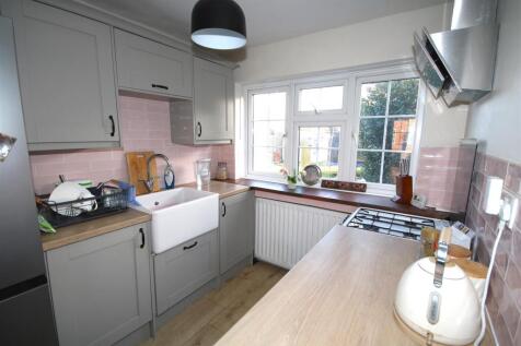 Kitchen a.JPG