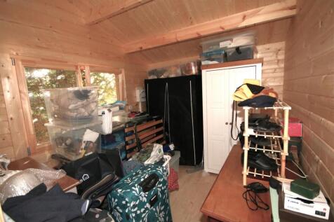 Cabin Bedroom 2.JPG