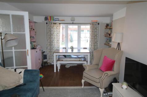 Living Room a.JPG