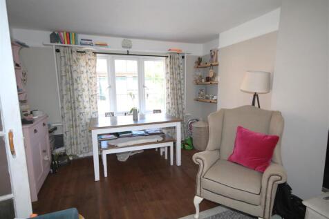 Living Room d.JPG