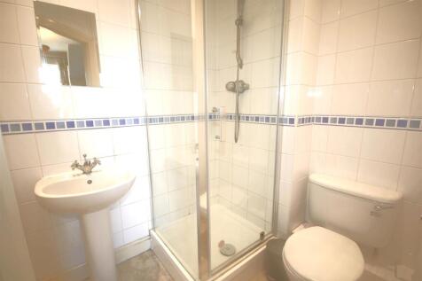 Ensuite A.JPG