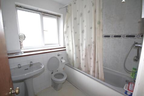 Bathroom.JPG