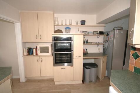 Kitchen c.JPG