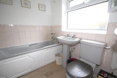 Bathroom.JPG
