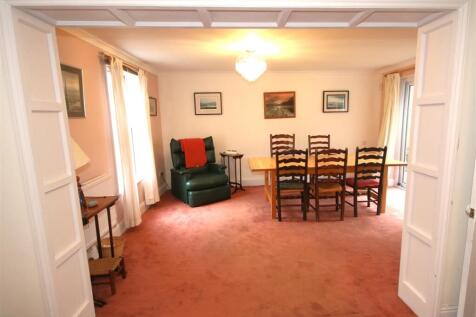 Living Room a.JPG