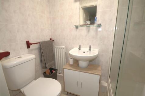 Shower Room b.JPG