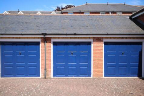 Garage a.JPG