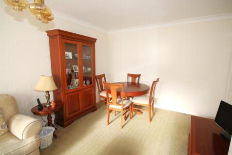 Living Room e.JPG