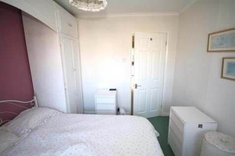 Bedroom 2b.JPG
