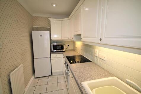 Kitchen 3.JPG