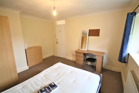 Bedroom 1b.JPG