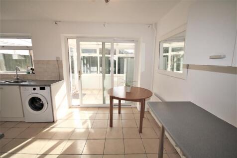 Dining Area.JPG