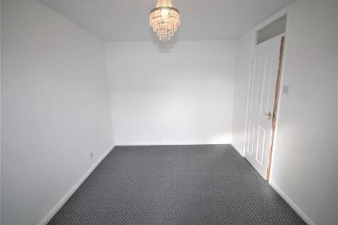 Bedroom 1b.JPG