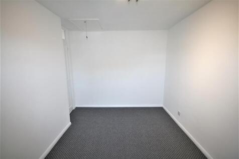 Bedroom 2b.JPG