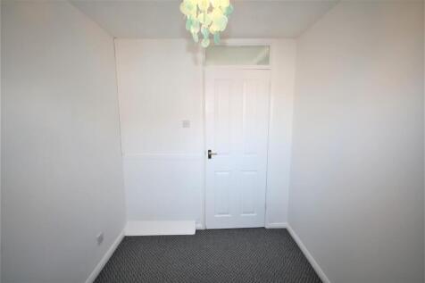 Bedroom 3b.JPG
