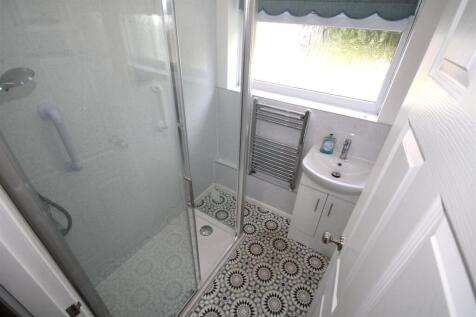 Shower Room.JPG
