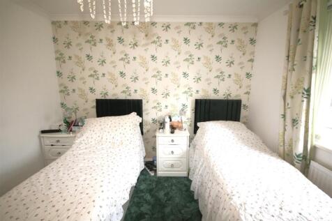 Bedroom 1a.JPG