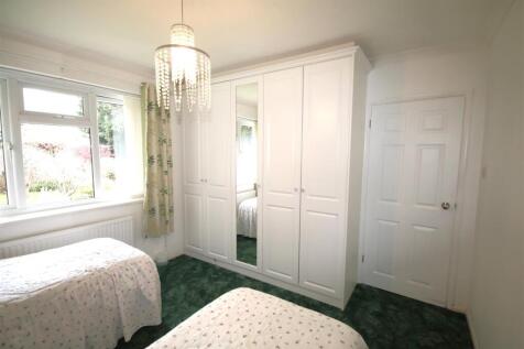 Bedroom 1c.JPG