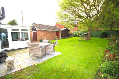 Rear Garden a.JPG
