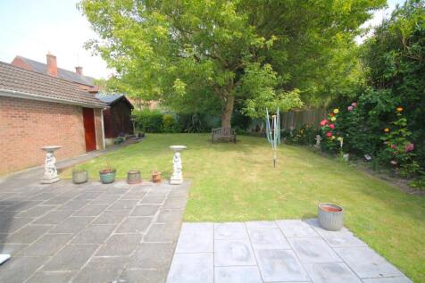 Patio a.JPG