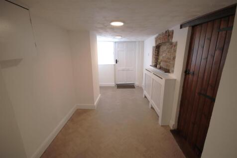 Entrance Hall a.JPG