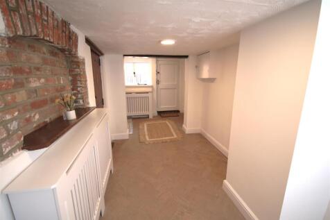 Entrance Hall b.JPG
