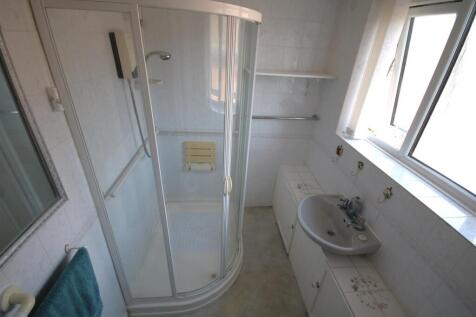 Shower room b.JPG