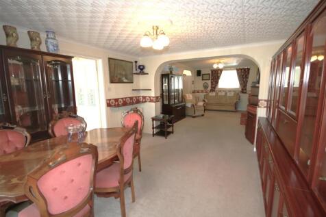 Dining Room b.JPG