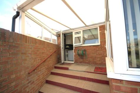 Rear Porch b.JPG