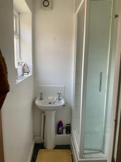 Shower Room (b).jpg