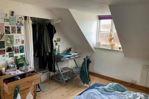 Bedroom 2 (b).jpg