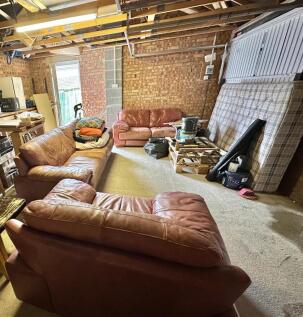 Garage Inside 1.jpg