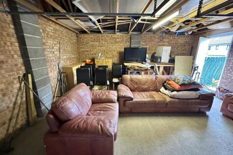 Garage Inside 2.jpg