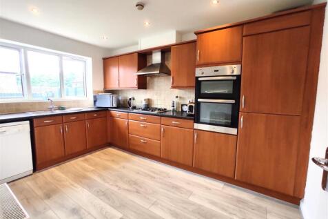 Kitchen 1.JPG