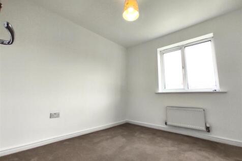 Bedroom 2.JPG