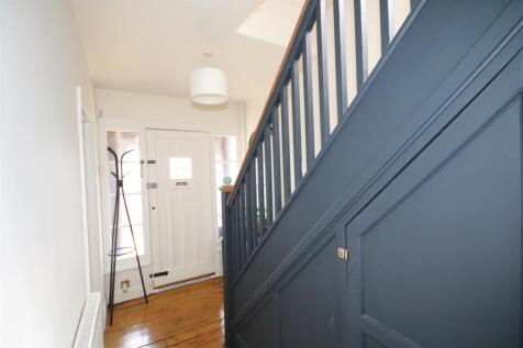 Entrance Hall b.JPG