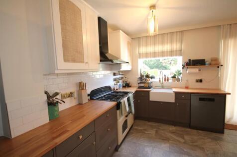 Kitchen a.JPG