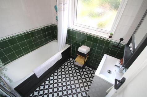 Bathroom.JPG