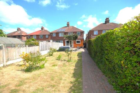 Rear Garden d.JPG