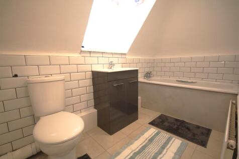 Bathroom a.JPG