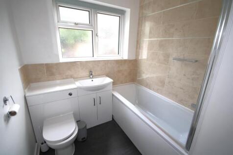 Bathroom a.JPG