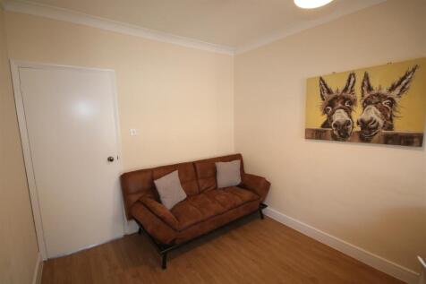 Living Room b.JPG