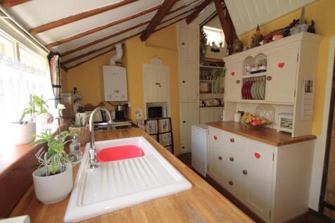 Kitchen a.JPG